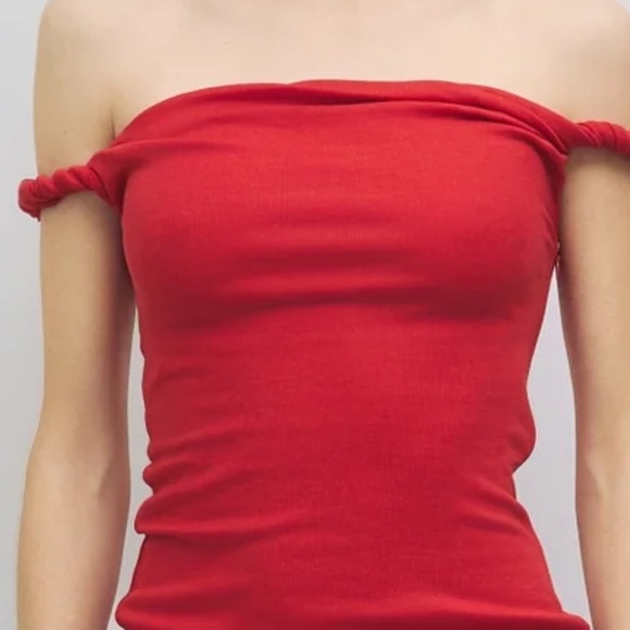 MODREF womens Red Off-Shoulder Top Medium - Picture 1 of 9